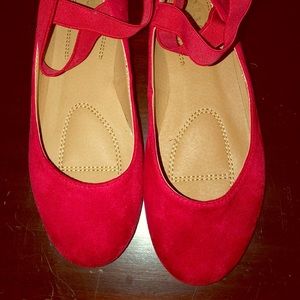 Red ballet flats size 8 Bella Marie like new